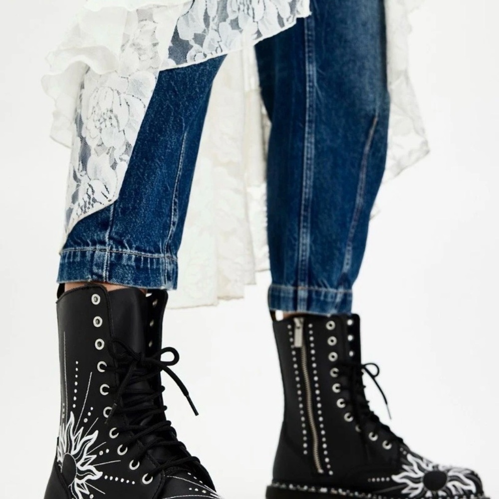 Free People Dr Martens Jadon Hi Solar Flare Boot Embroidery Black - Picture 2 of 10